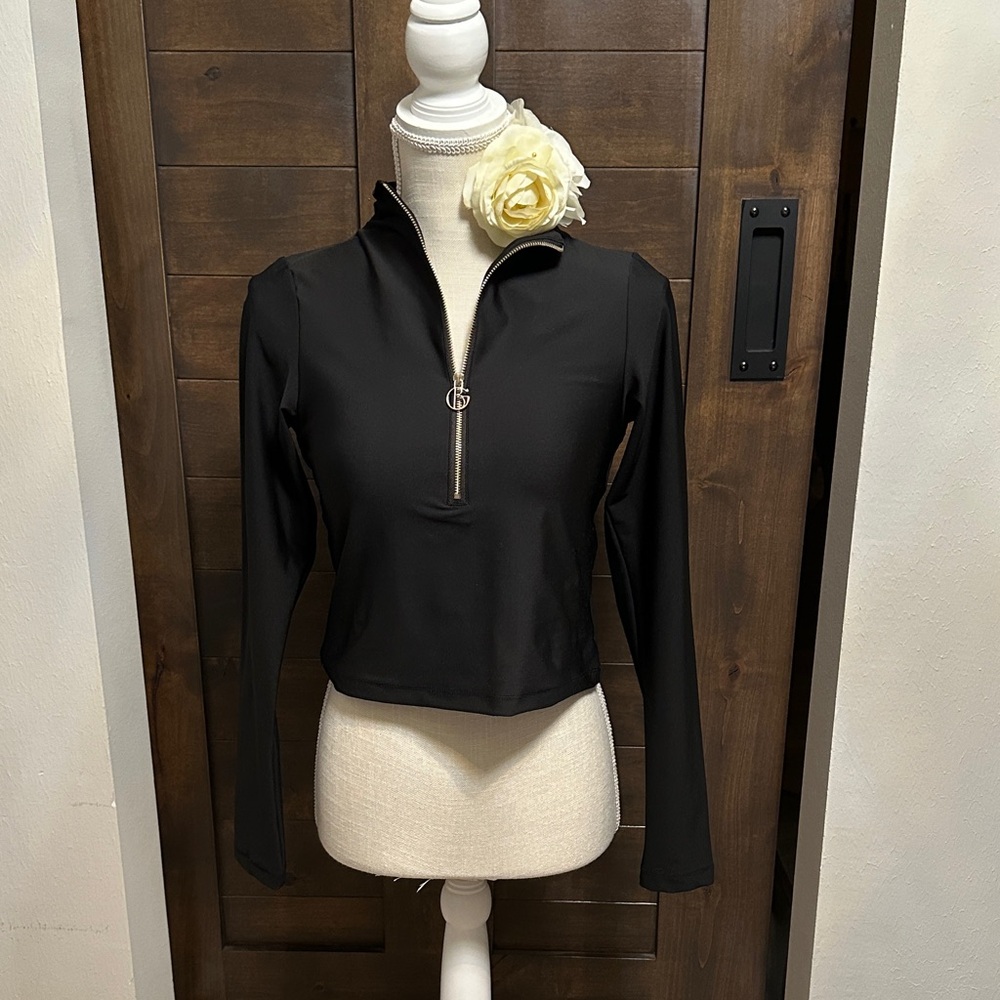 NWT Goldie Byrd Sleek Golf Black Zip-Up Crop Top